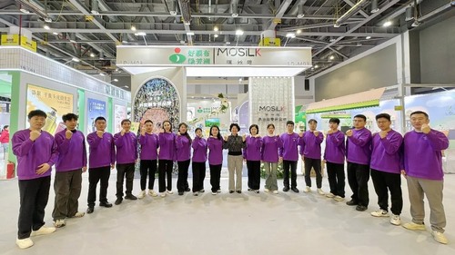latest company news about Two Shows Join Forces, Strength Shines Bright | Lvfangzhou Shines at Guangzhou & Hangzhou Beauty Industry Events