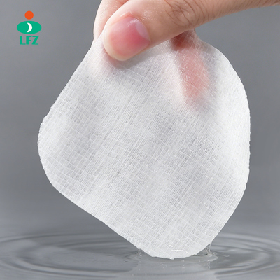 Buen precio Venta directa al por mayor de color blanco con garza lechosa cuadrada 6.7cm Pads únicos de tonificación facial Pads de tonificación de limpieza de malla de doble cara en línea